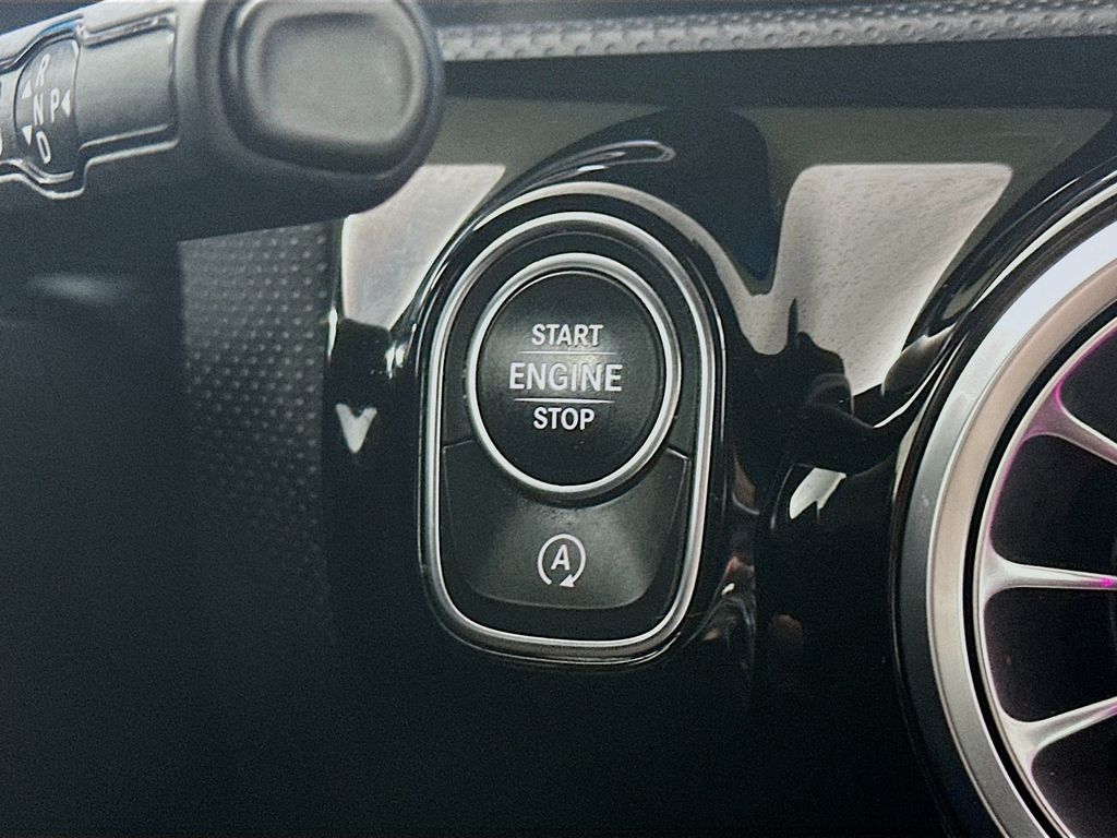 Used 2021 Gray Mercedes-Benz A 220 image 27