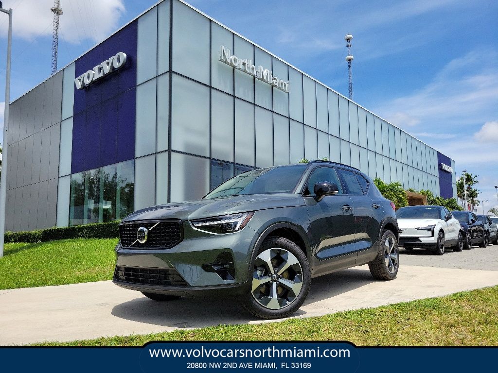 2026 Volvo XC40 Plus