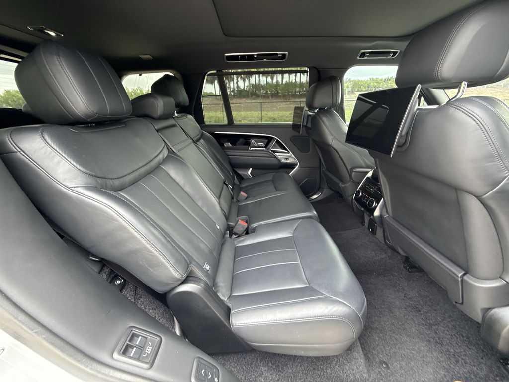 Thumbnail: 2023 Land Rover Range Rover - 17