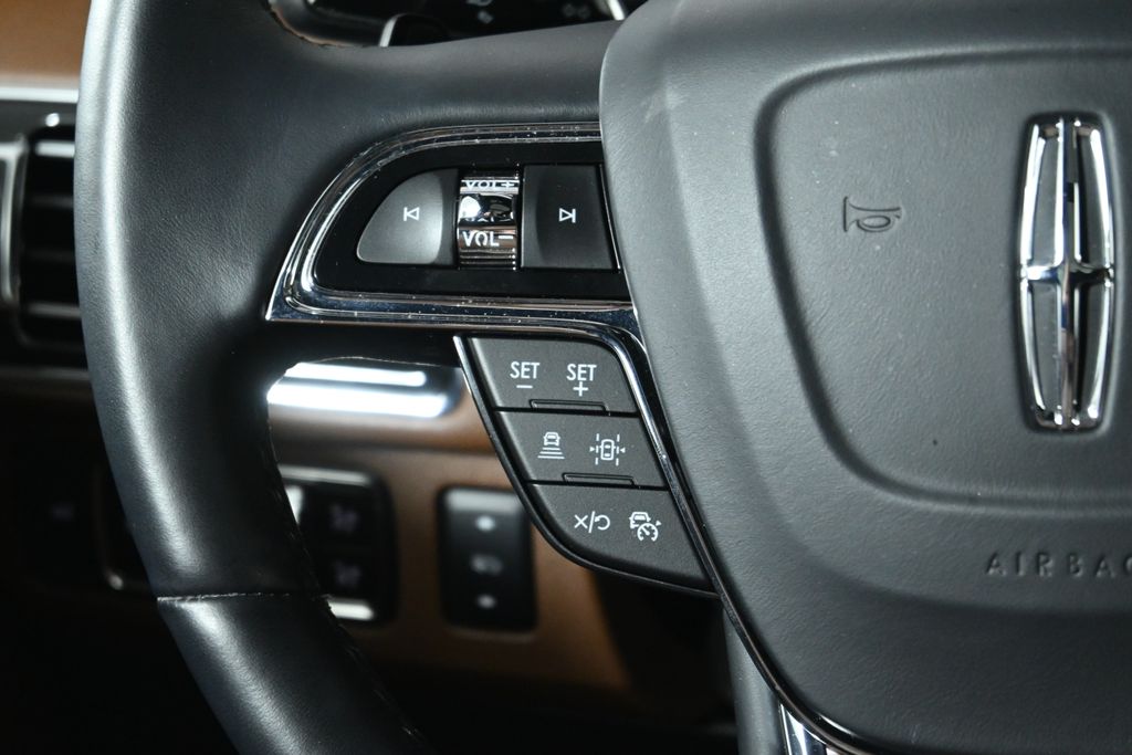 Thumbnail: 2024 Lincoln Navigator - 17