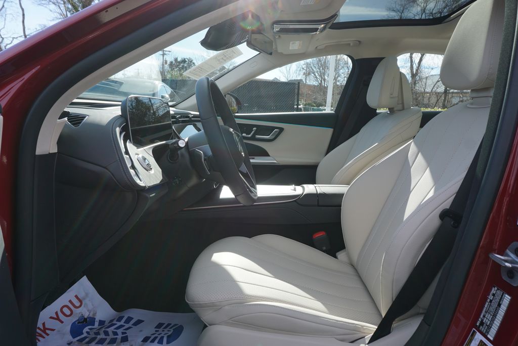 Thumbnail: 2025 Mercedes-Benz E-Class - 9