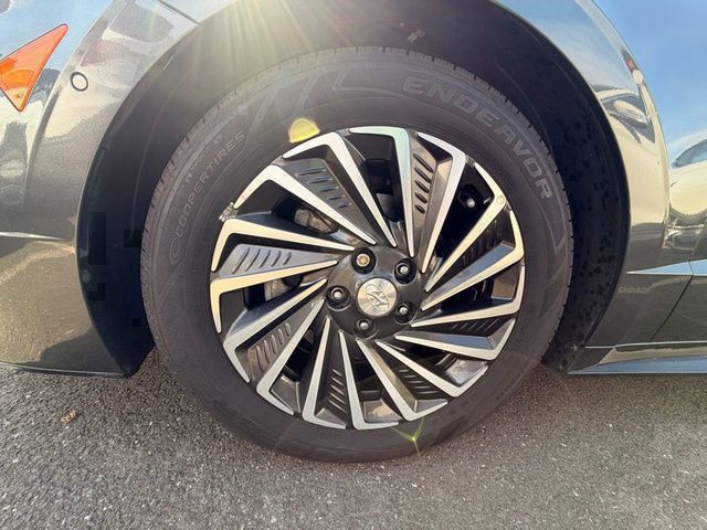 View vehicle photo 5