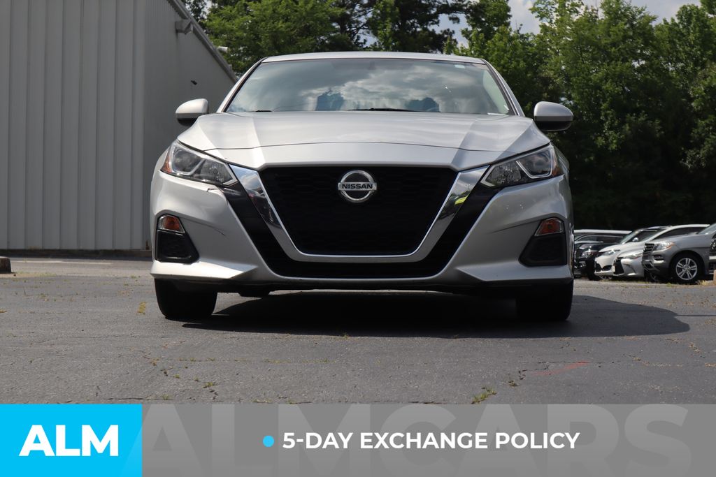 Used 2020 Silver Nissan 2.5 S image 4