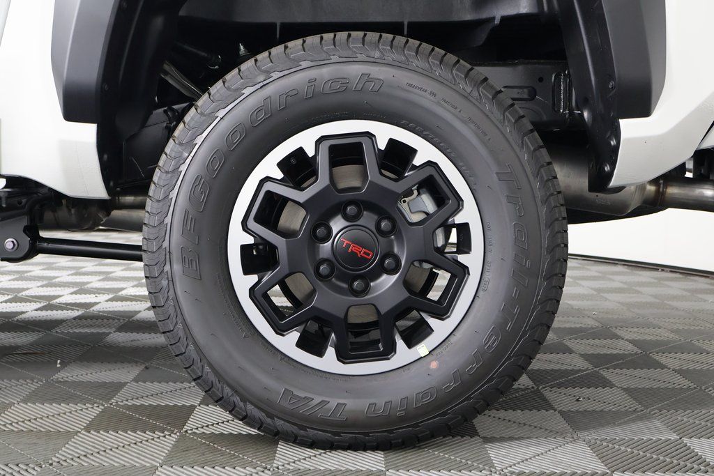 Thumbnail: 2025 Toyota Tacoma - 10