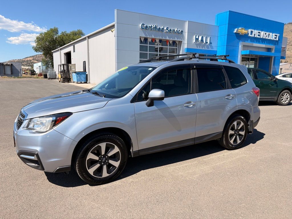 Ice Silver Metallic 2018 Subaru Forester SUV / Crossover All-Wheel Drive 6-Speed Manual