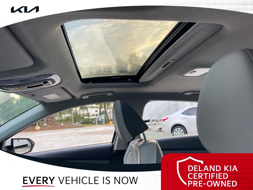 Used 2024 Hyundai Elantra Sedan