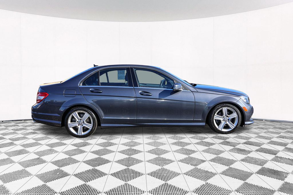 2011 Mercedes-Benz C-Class C 300 8