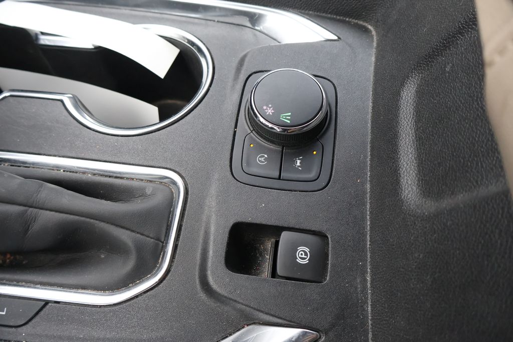 Thumbnail: 2023 Chevrolet Traverse - 29