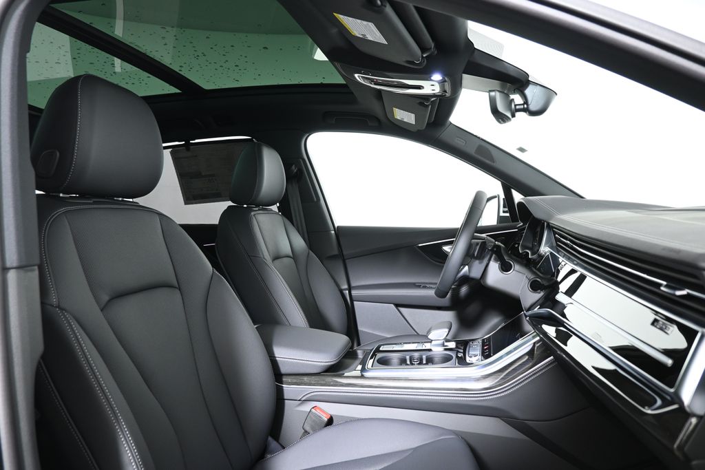 Thumbnail: 2026 Audi Q7 - 22