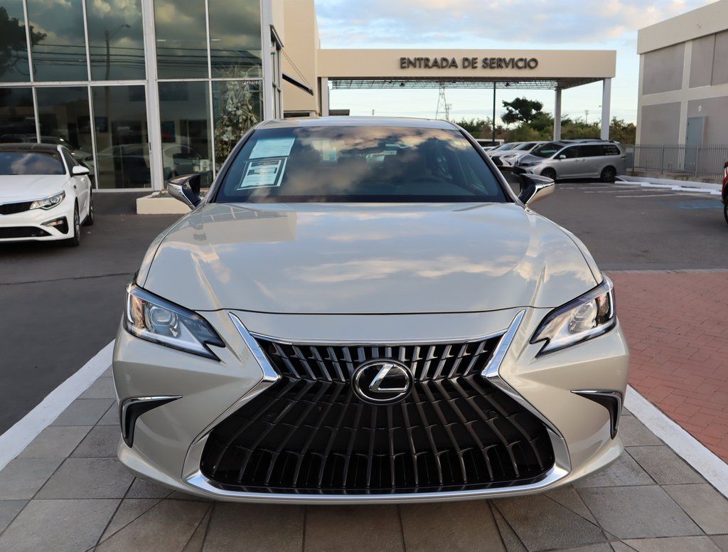 Thumbnail: 2025 Lexus ES - 2