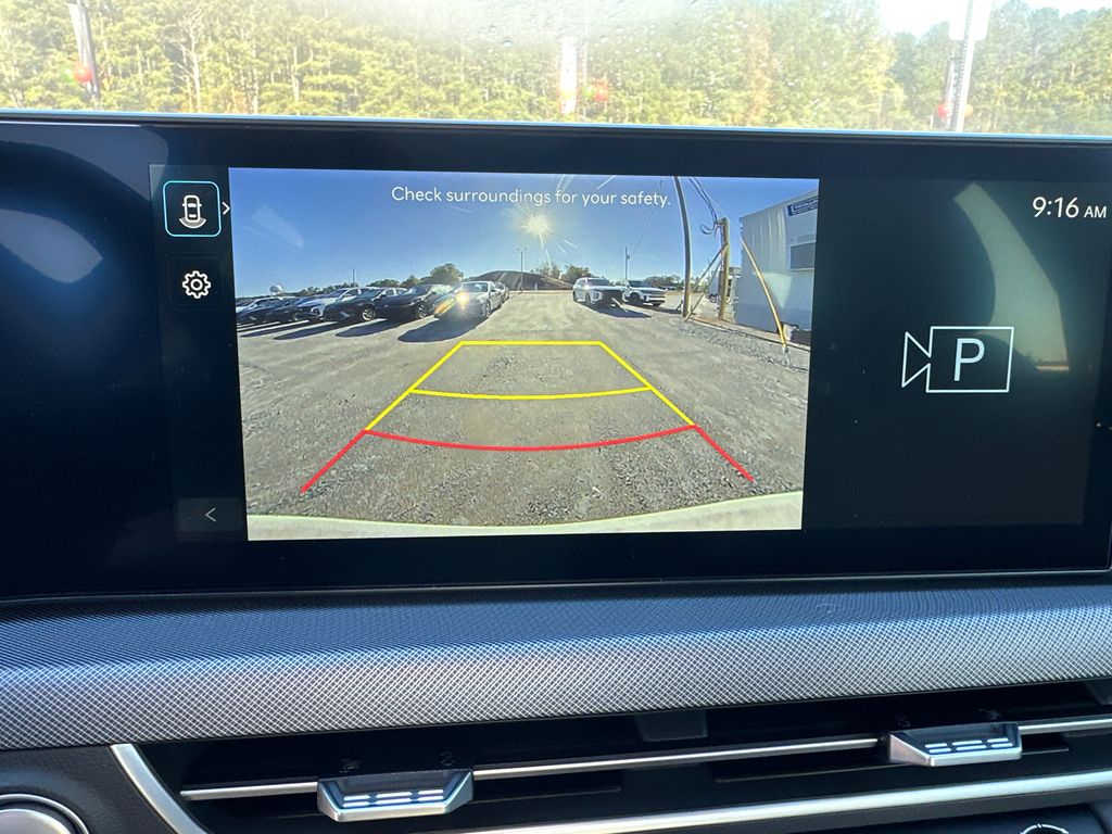 New 2025 White Hyundai SE image 29