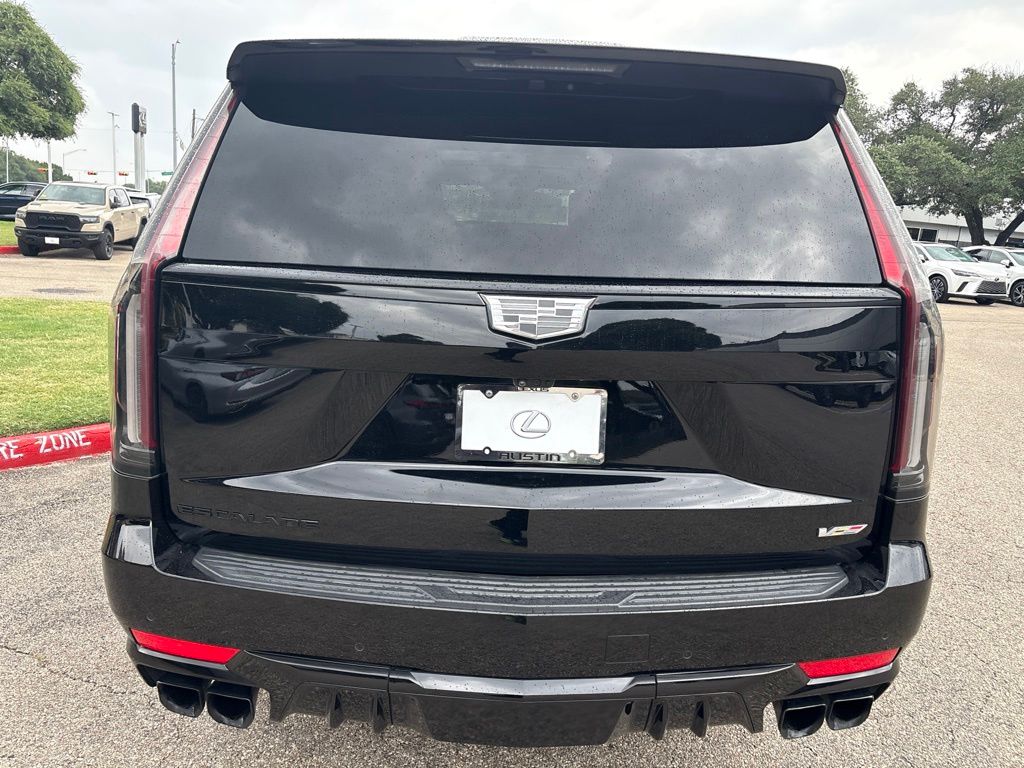 Thumbnail: 2024 Cadillac Escalade - 4