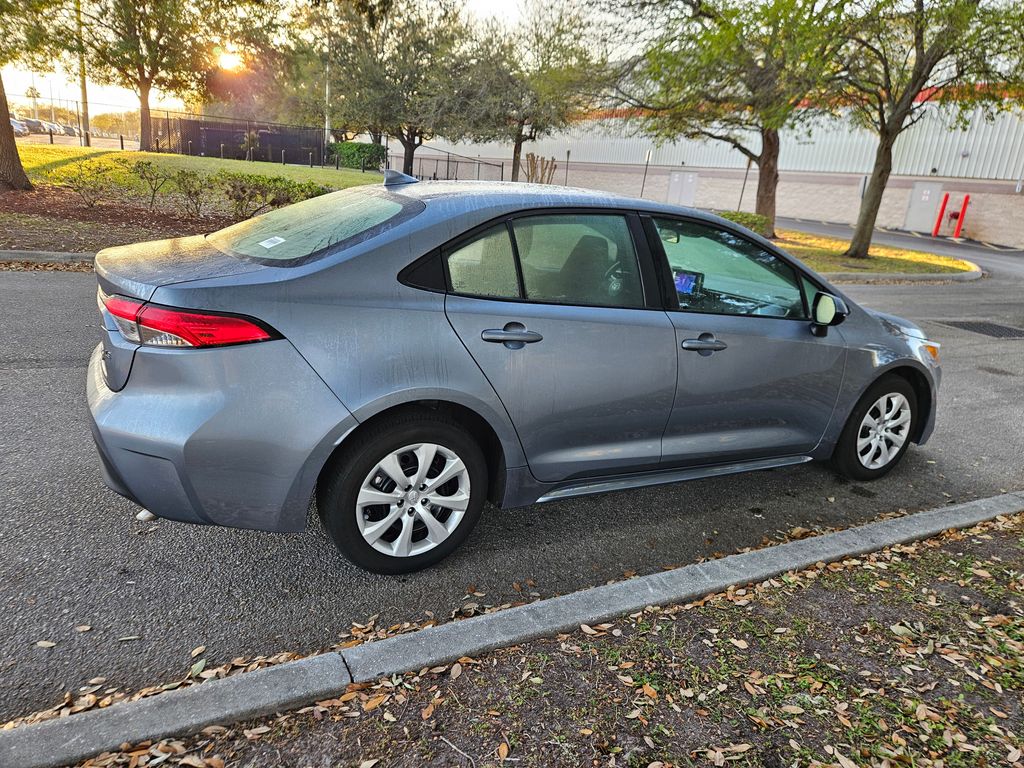 2023 Toyota Corolla LE 5