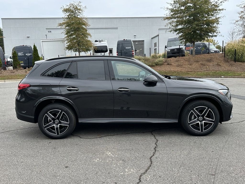 2025 Mercedes-Benz GLC GLC 300 9