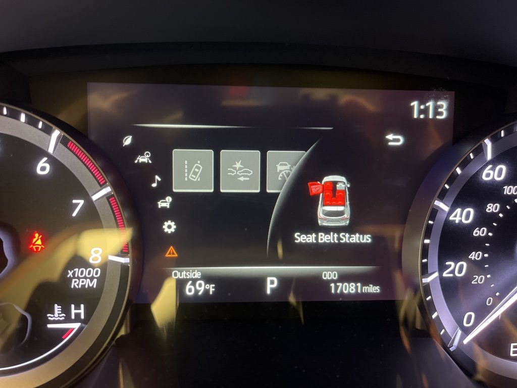 Thumbnail: 2023 Toyota Highlander - 16