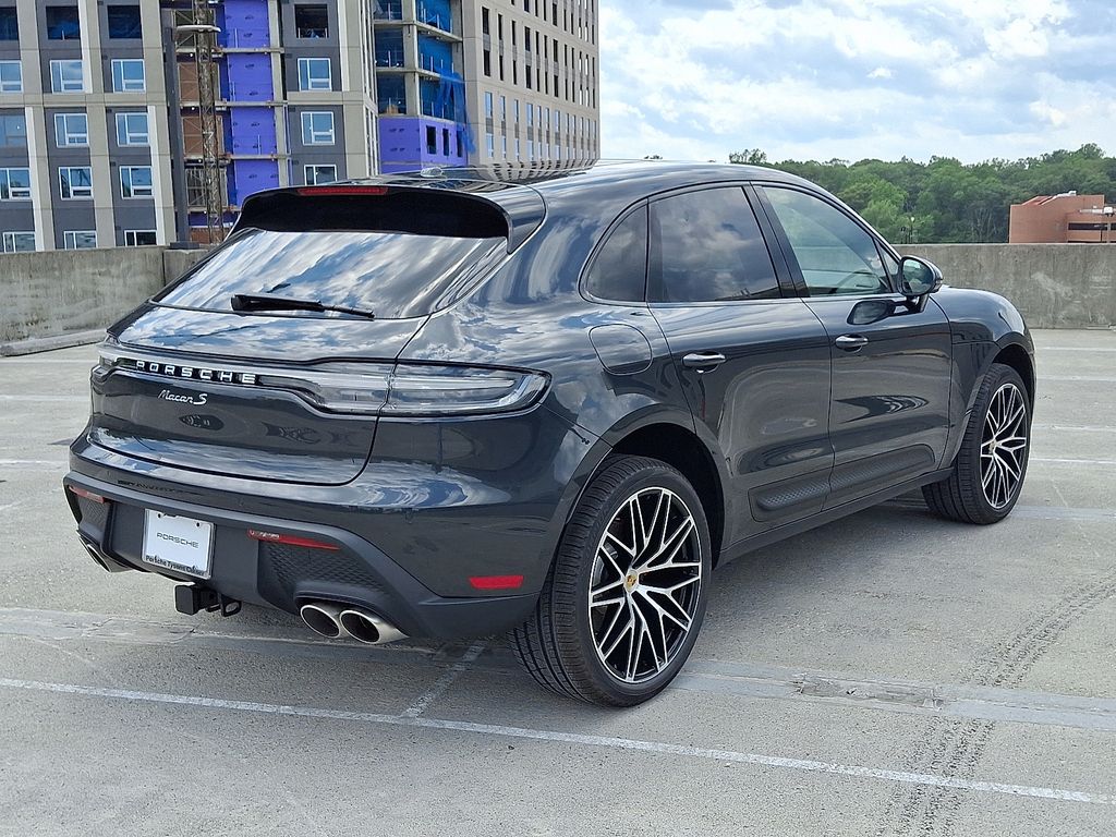 Thumbnail: 2025 Porsche Macan - 8