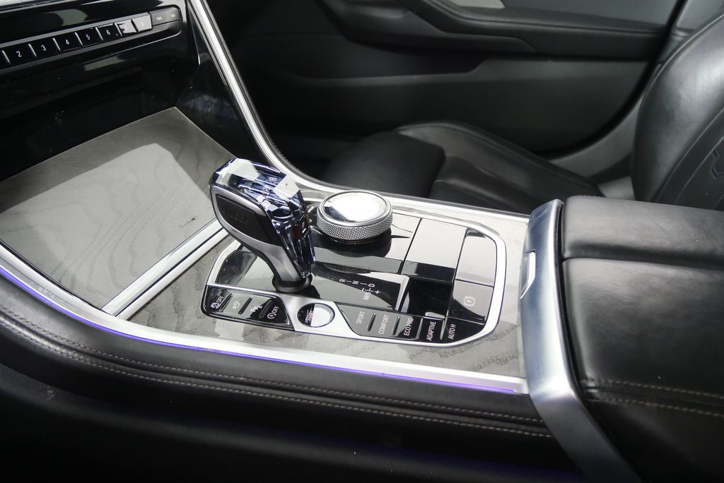 2022 BMW 8 Series  24