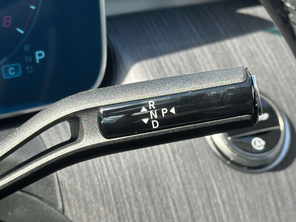 Thumbnail: 2025 Mercedes-Benz C-Class - 15