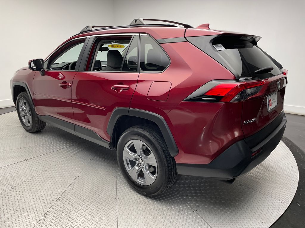 2022 Toyota RAV4 XLE 7