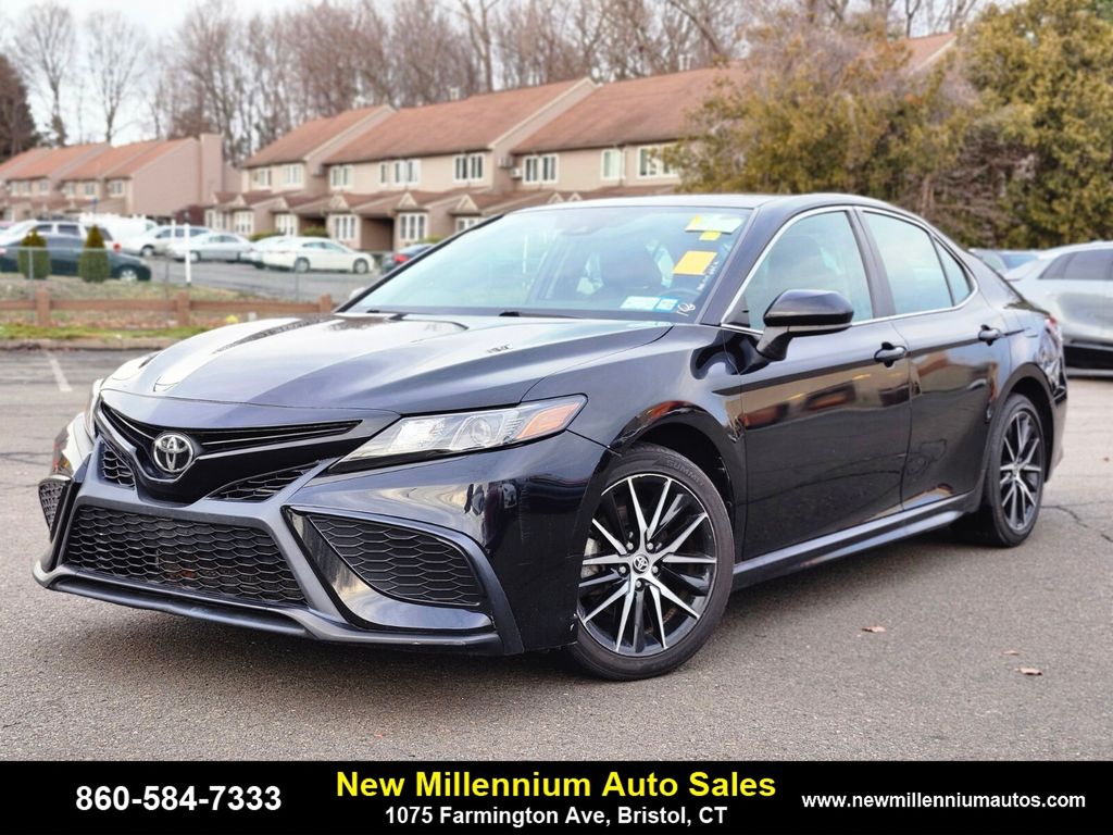 2021 Toyota Camry SE FWD