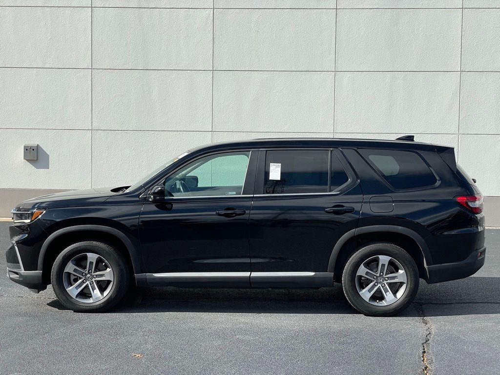 Thumbnail: 2023 Honda Pilot - 2