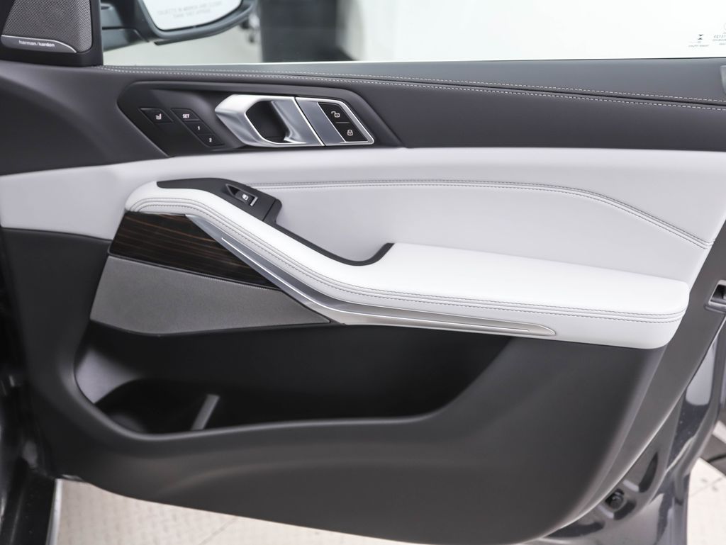 Thumbnail: 2026 BMW X5 - 29