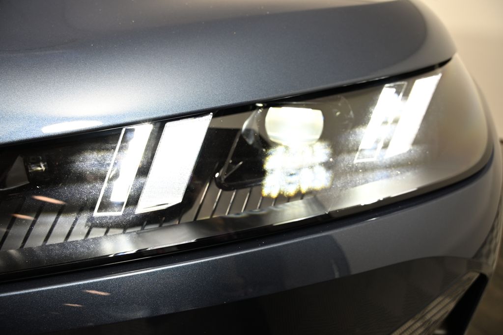 Thumbnail: 2026 BMW iX - 9