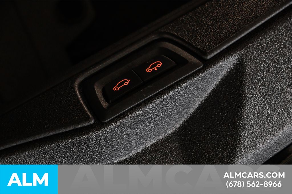 Used 2022 Black BMW xDrive40i image 51