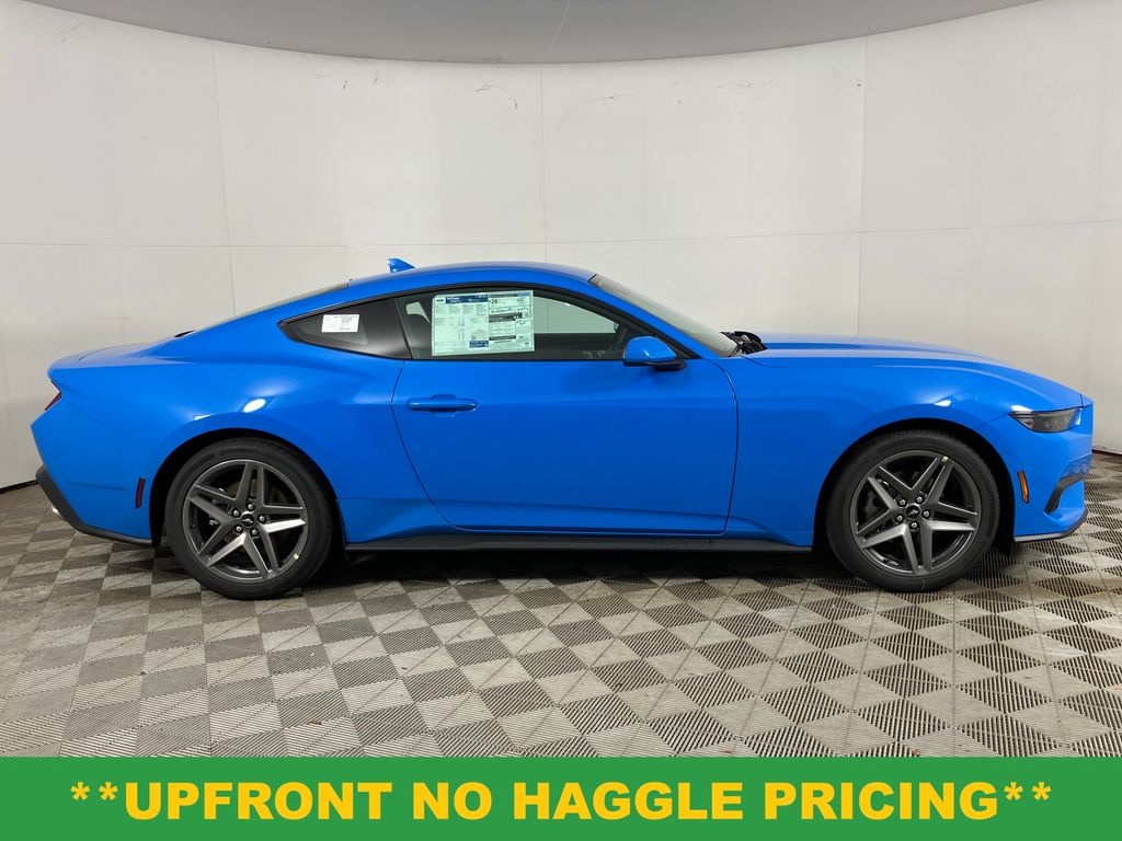 2025 Ford Mustang EcoBoost photo 3