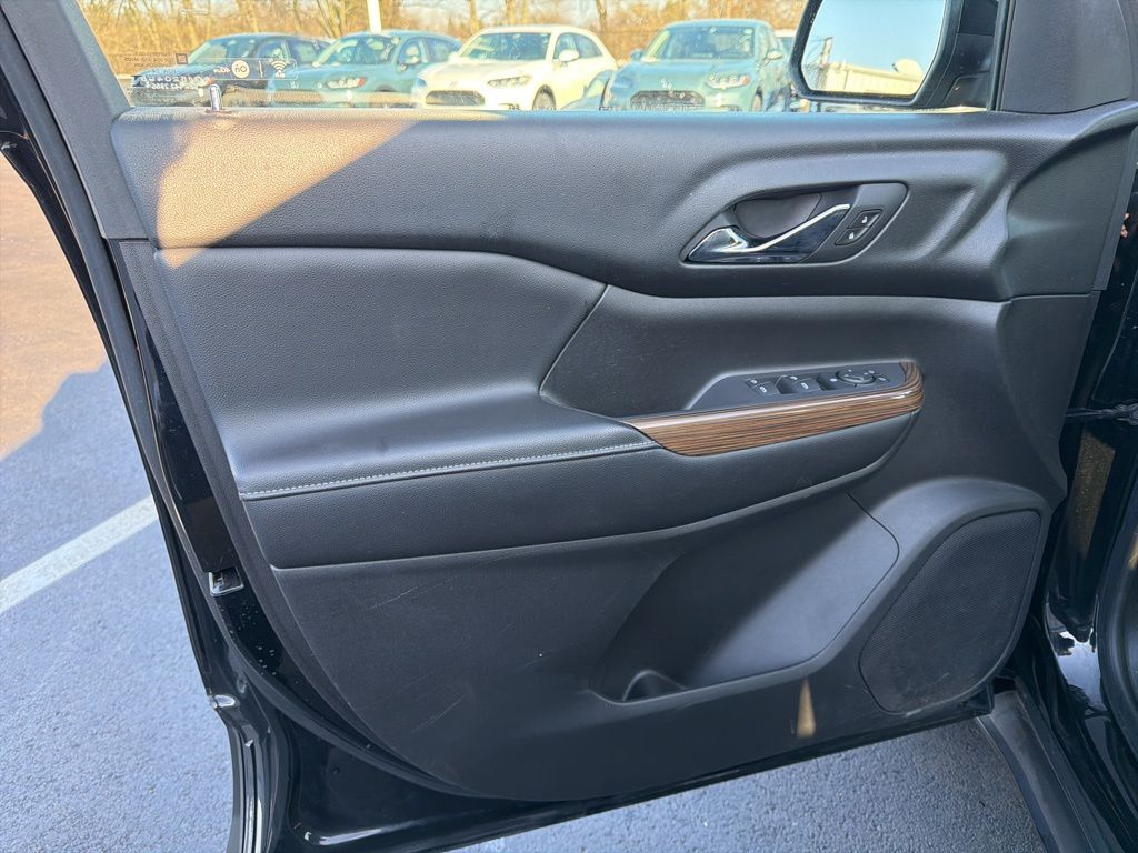 Thumbnail: 2018 GMC Acadia - 18