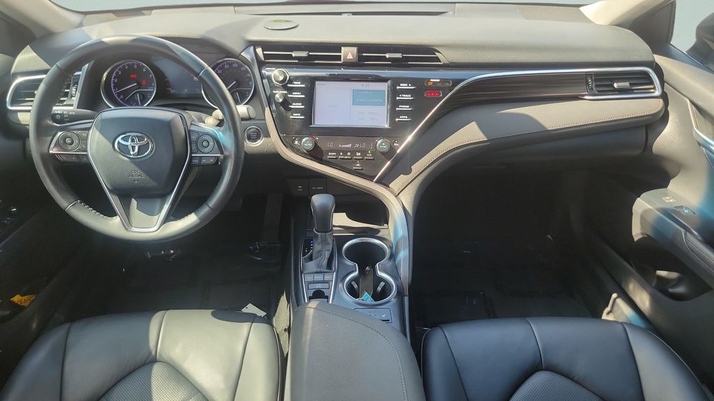 Used 2018 Red Toyota XLE image 12