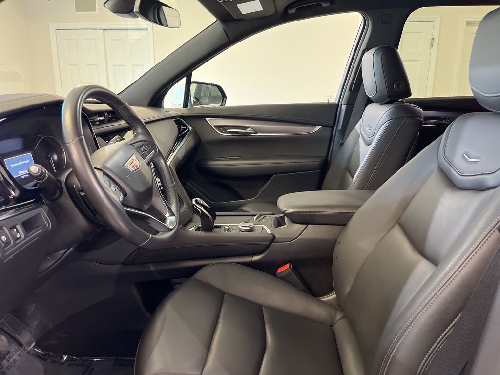 used 2024 Cadillac XT6 car, priced at $36,400