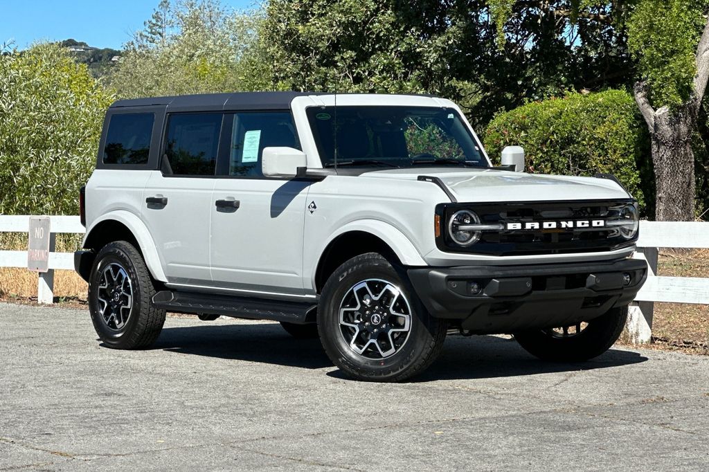 New 2026 White Ford Outer Banks image 2