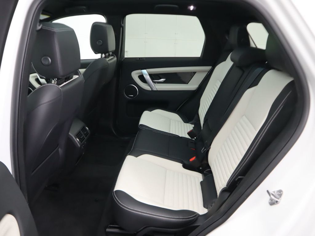 Thumbnail: 2023 Land Rover Discovery Sport - 22