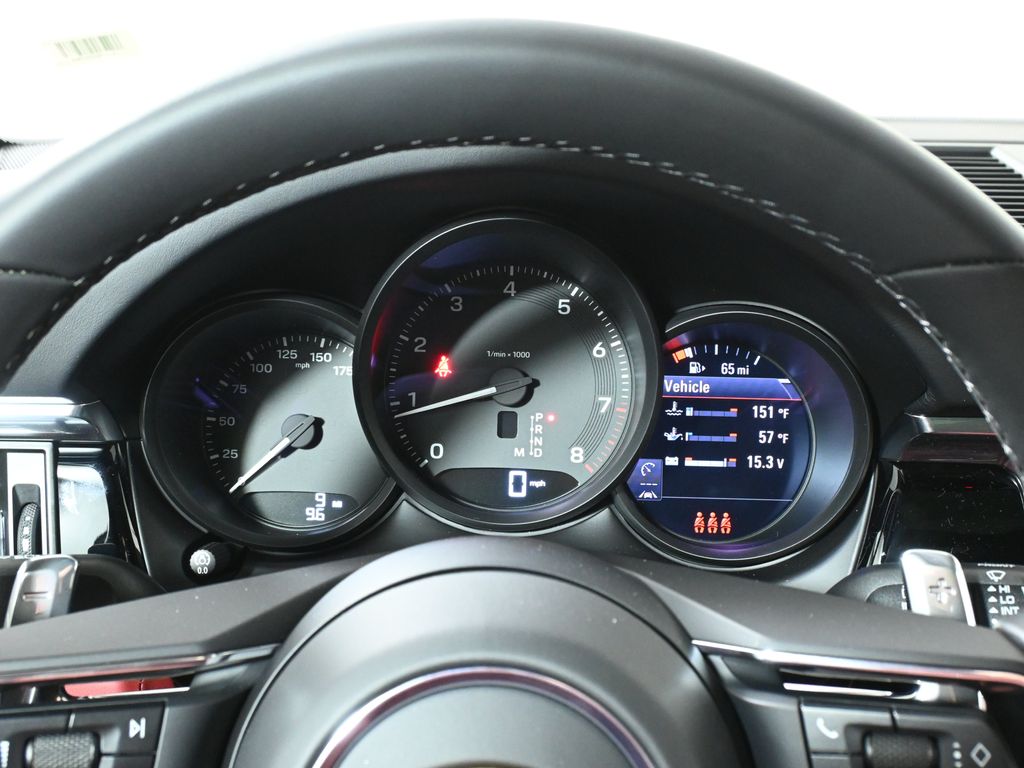 Thumbnail: 2025 Porsche Macan - 21
