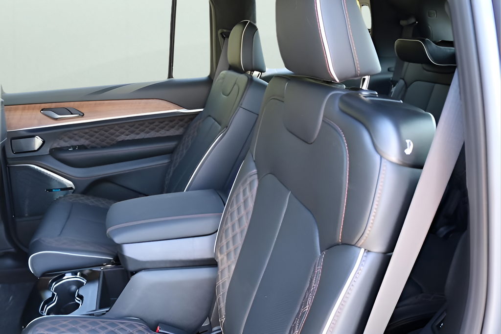 New Car 2025 Jeep Grand Cherokee L  Summit Reserve For Sale Under $70,000 In Austin, Texas