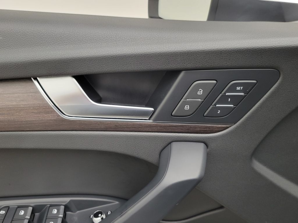 Thumbnail: 2022 Audi Q5 - 30