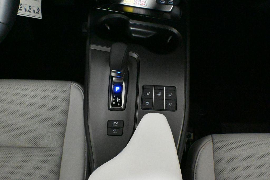 Thumbnail: 2025 Lexus UX - 24