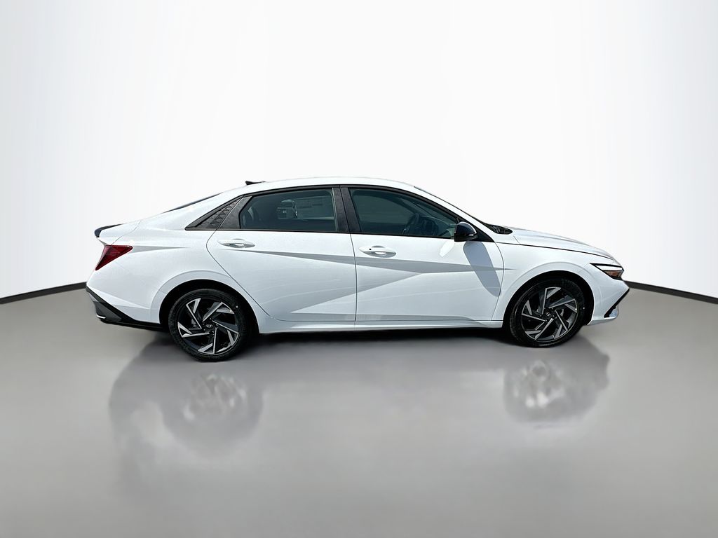 Thumbnail: 2025 Hyundai Elantra - 4