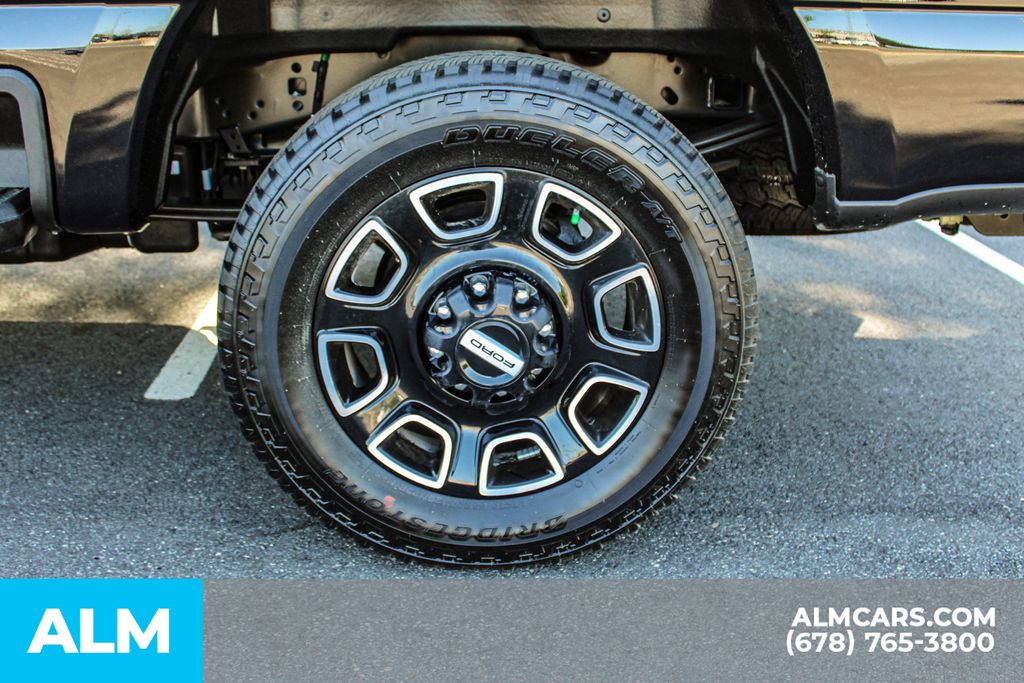 Used 2025 Black Ford Platinum image 16