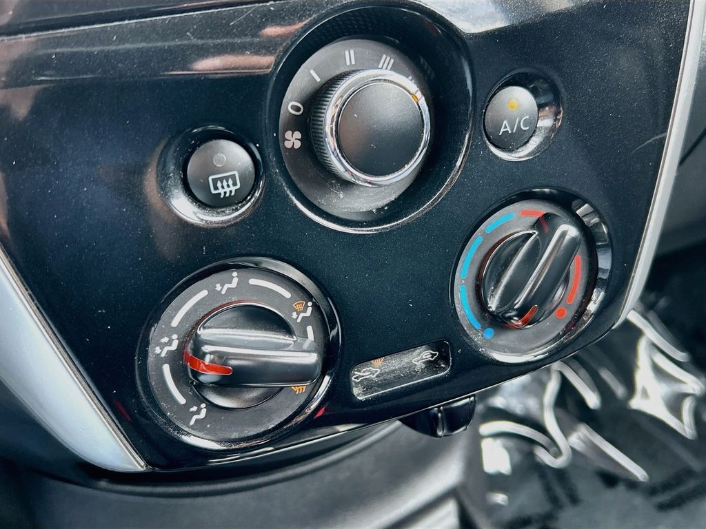 Thumbnail: 2015 Nissan Versa Note - 14