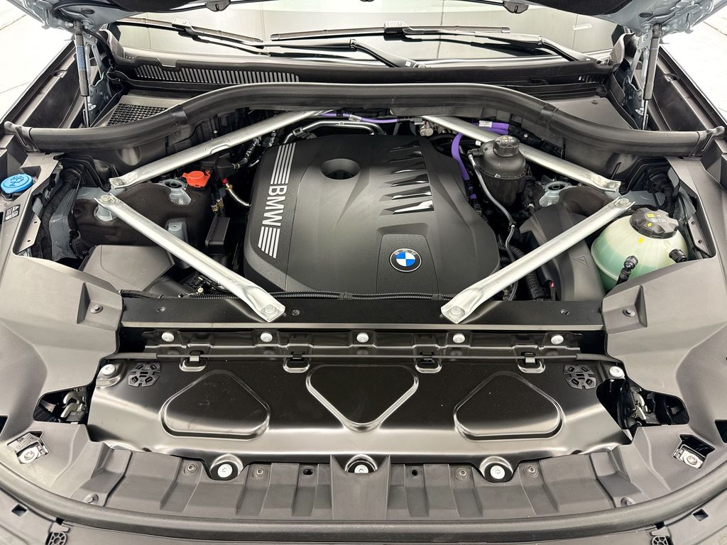 Thumbnail: 2027 BMW X7 - 28