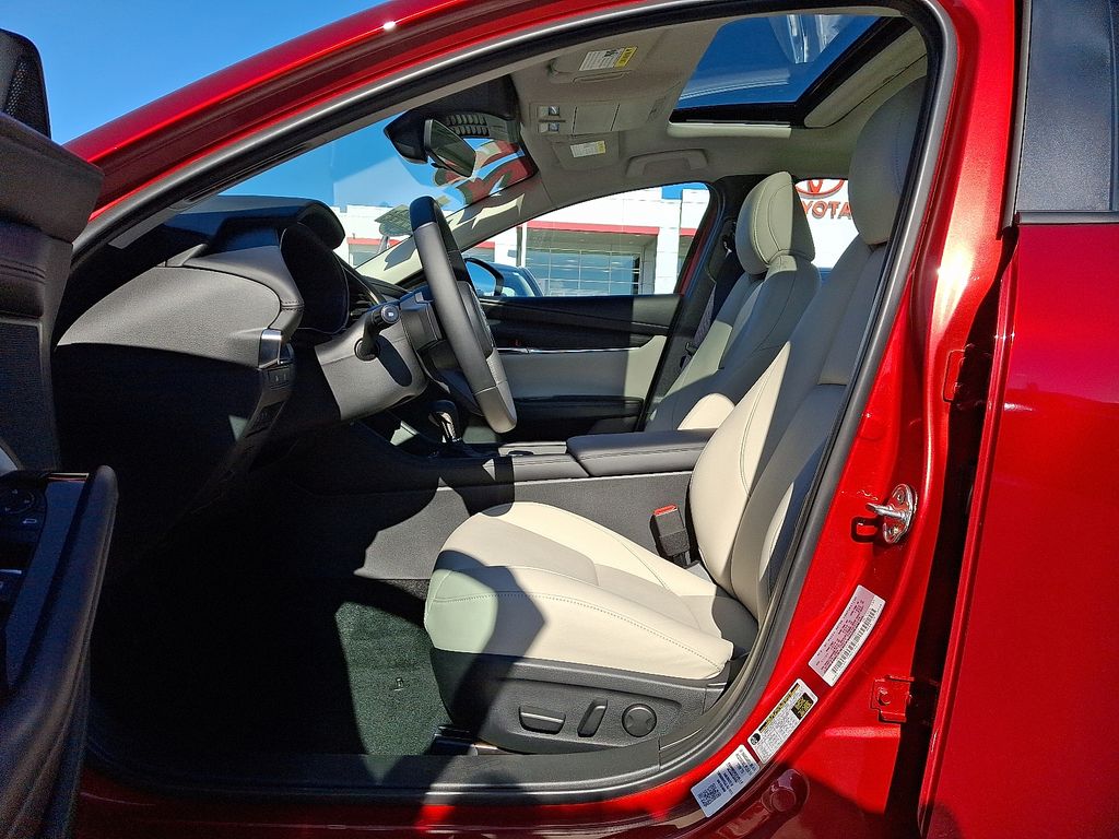 Thumbnail: 2025 Mazda Mazda3 - 13