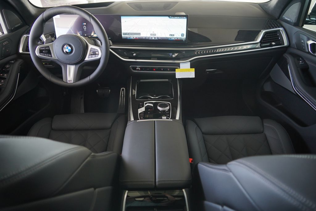 Thumbnail: 2027 BMW X7 - 12