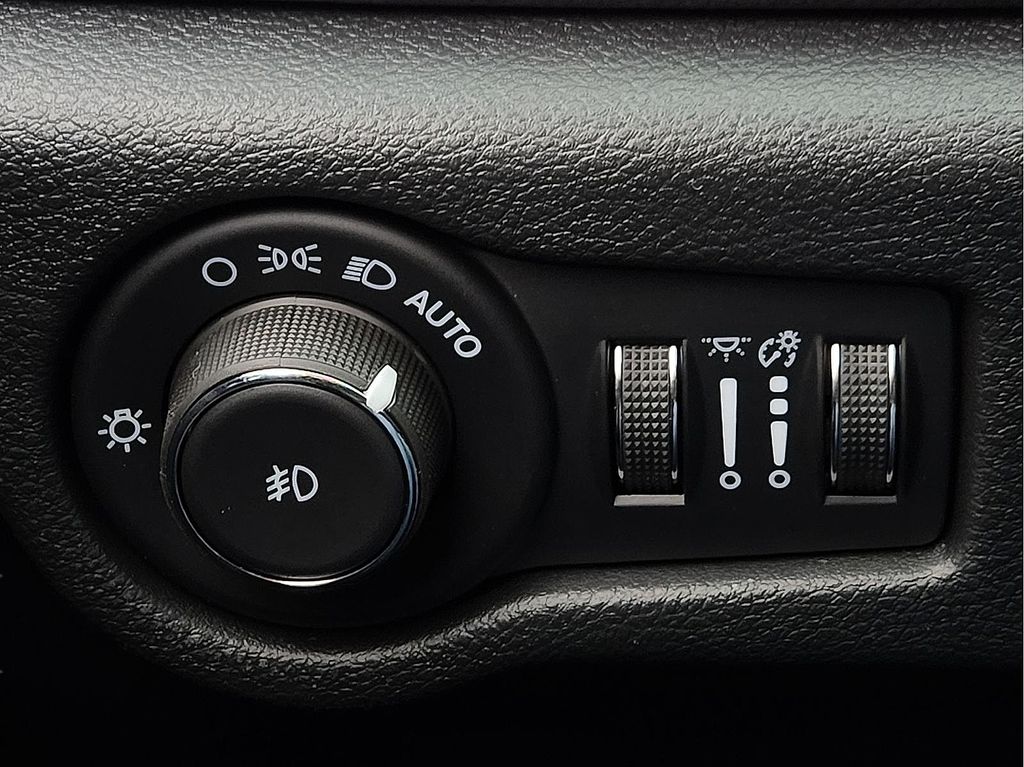 New 2026 Chrysler Pacifica For Sale in Farmington, AR