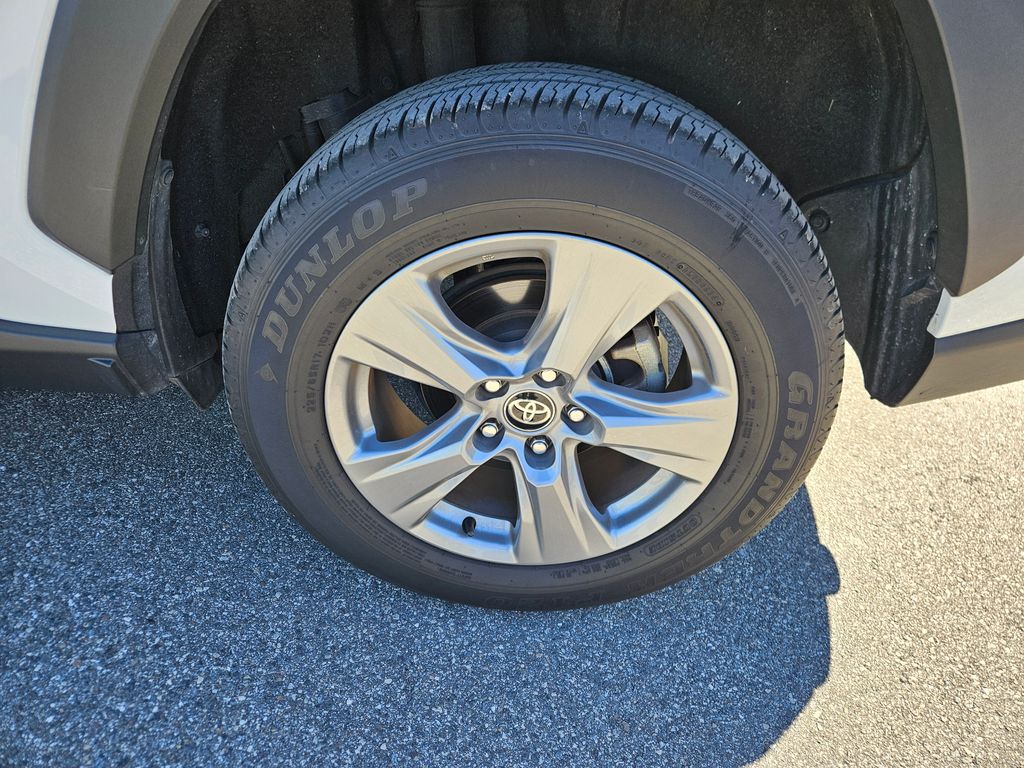 Thumbnail: 2024 Toyota RAV4 - 10