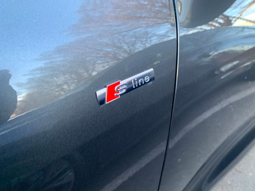 Thumbnail: 2025 Audi Q5 - 4