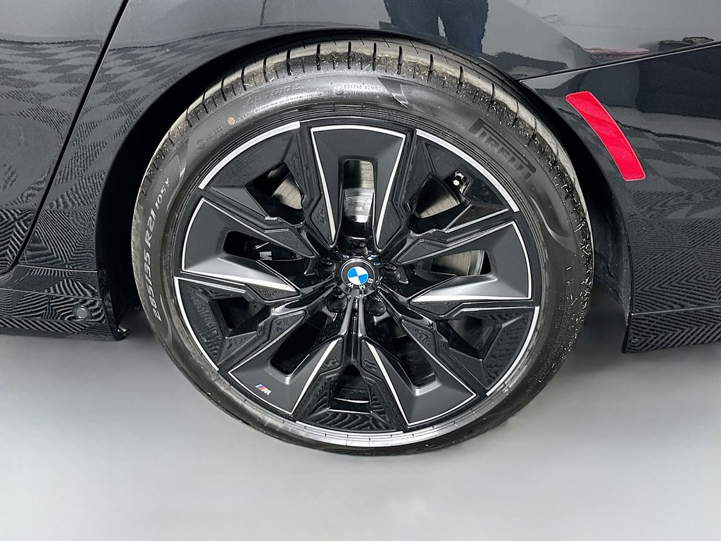 Thumbnail: 2025 BMW 7 Series - 23