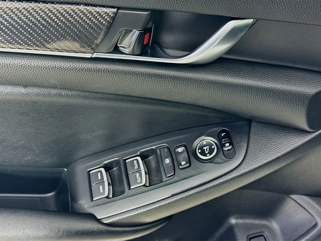Used Car 2019 Honda Accord  Sport 2.0t For Sale Under $25,000 In Austin, Texas