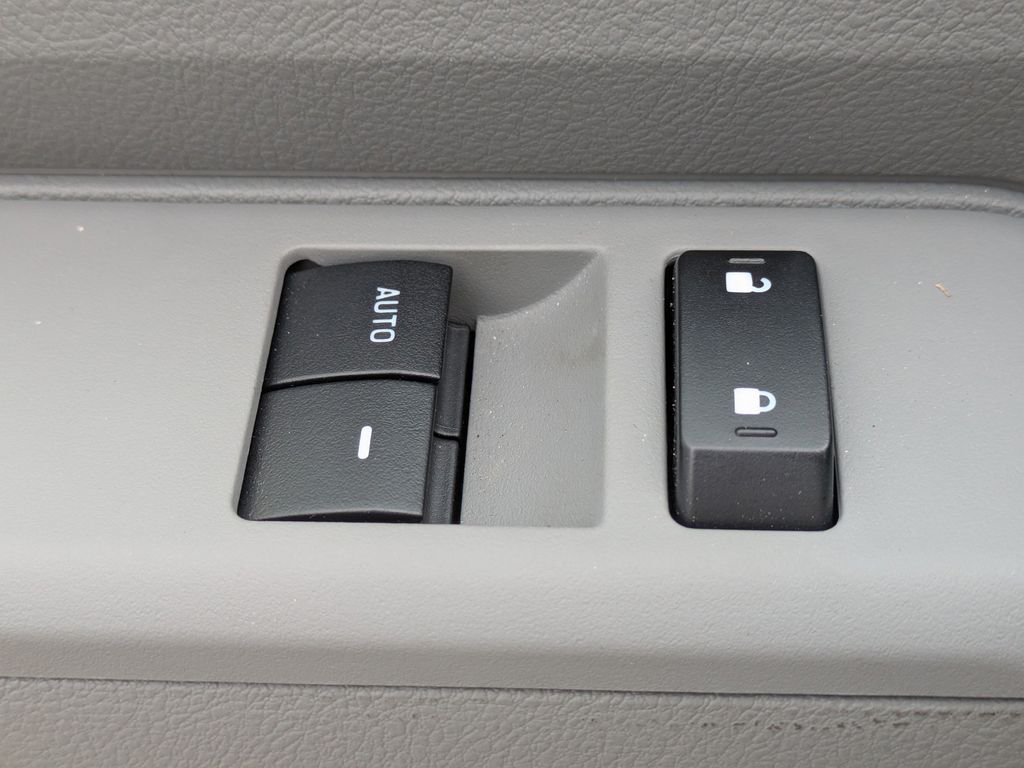 2025 Ford E-350 Cutaway 